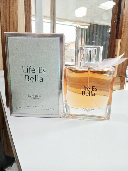 Life Es Bella