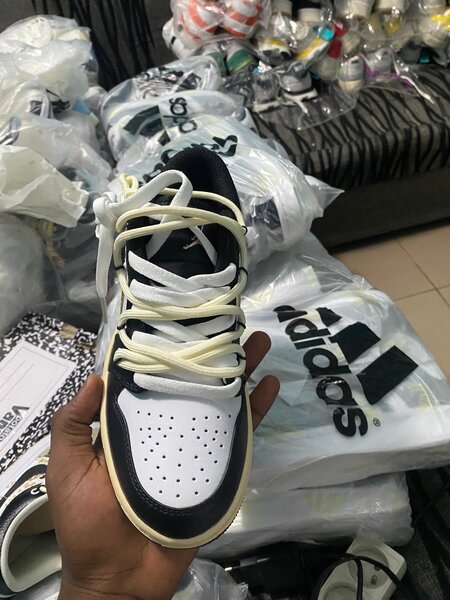 Sneakers basse en cuir