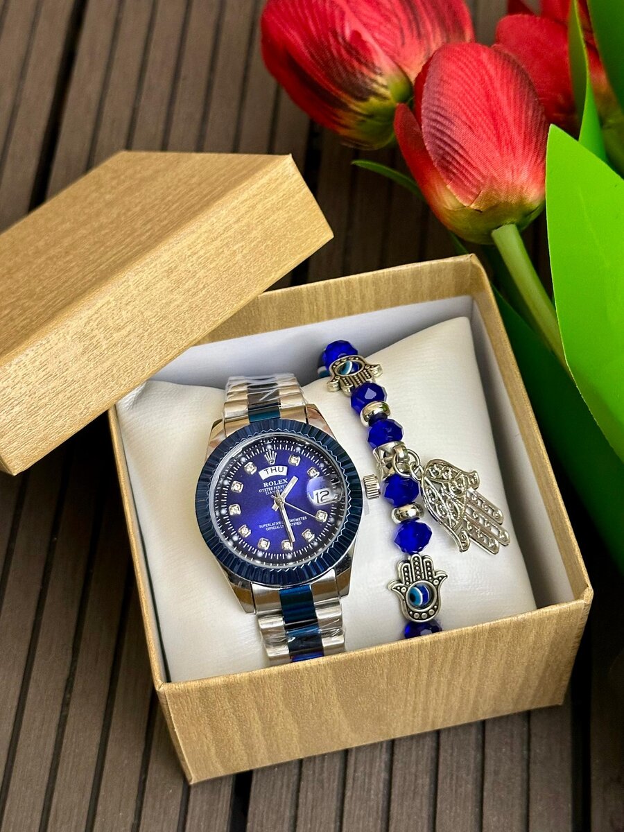 Montre avec bracelet en perles