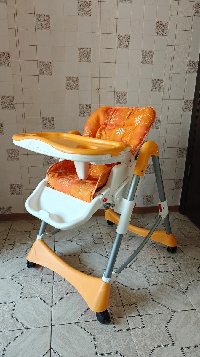 Стульчик для кормления