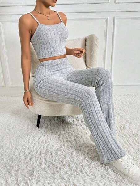 Robe en satin dentelle