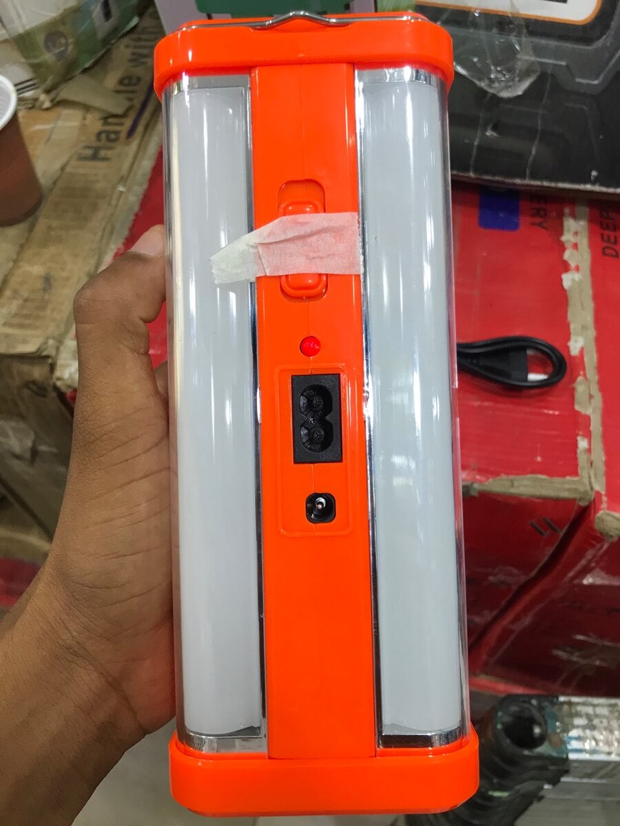 Lampe LED solaire portable