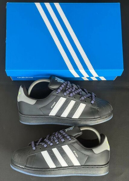 Baskets Noires Adidas Classiques