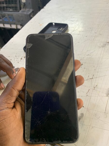 Smartphone Android avec triple caméra