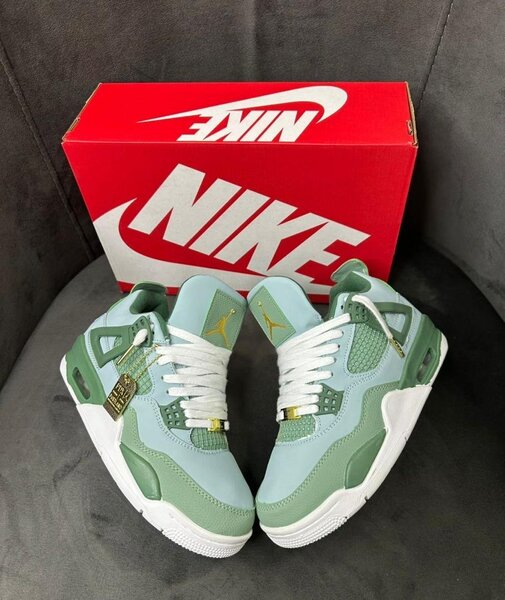 Jordan 4 Sneakers