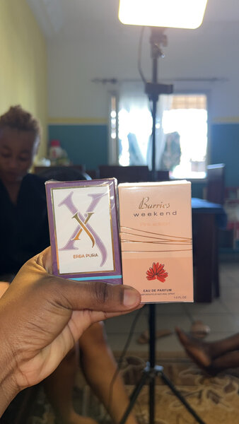 Parfum Buries Weekend