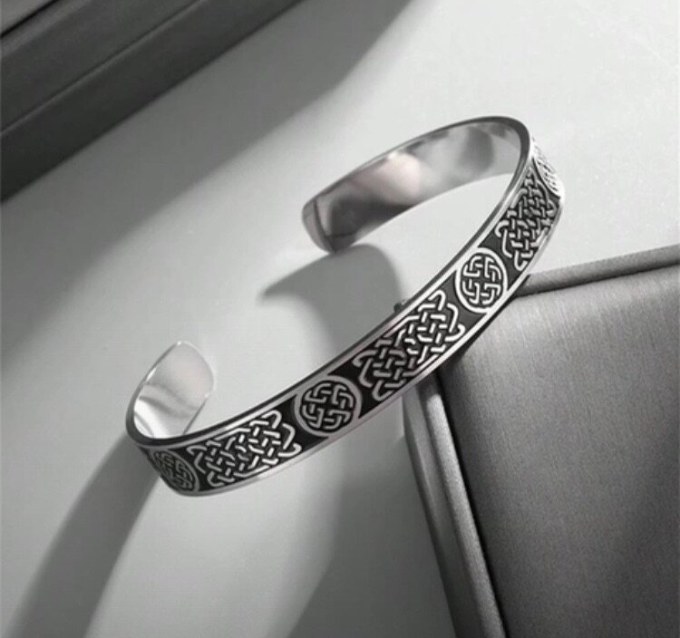 Bracelet et bague de qualité