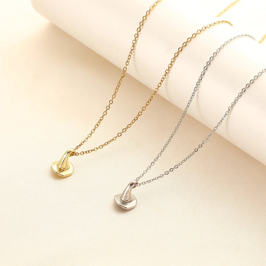 Collier pendentif chapeau magique