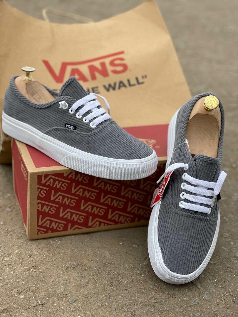 VAN'S AUTHENTIC