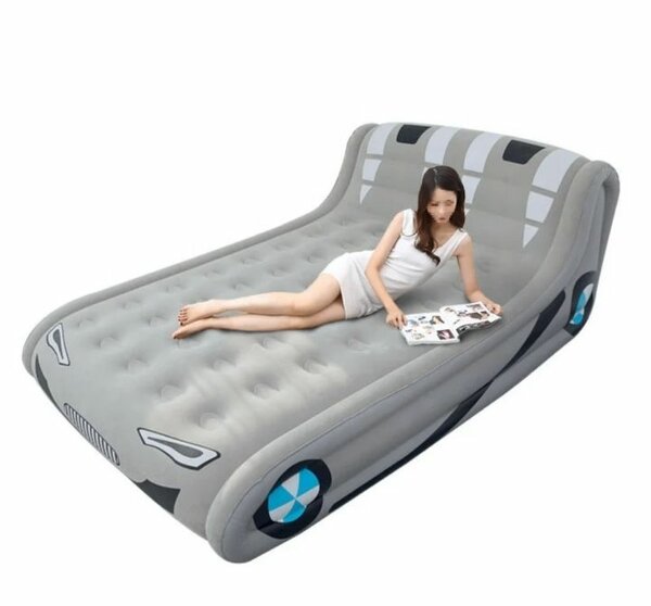 Lit gonflable voiture design