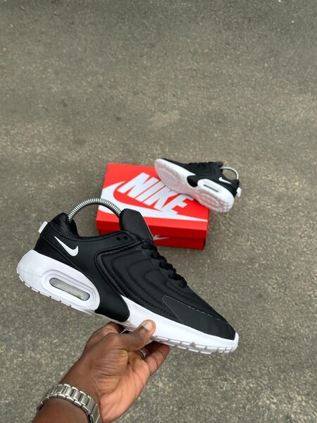 Nike Air Max Noir et Blanc