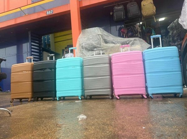 Valises rigides colorées