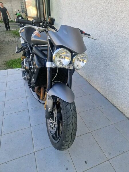 Moto Triumph Speed Triple