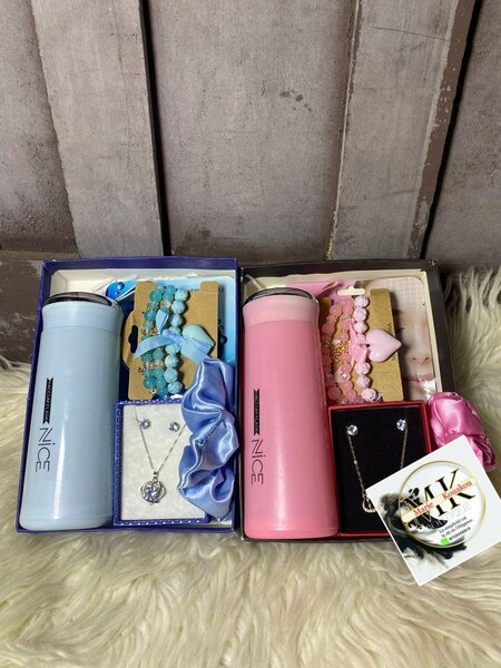 Cadeau avec mini ventilateur et gourde