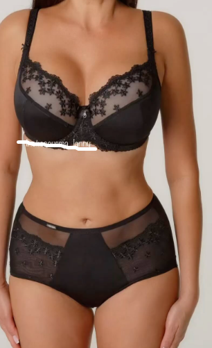 Роскошный комплект нижнего белья!