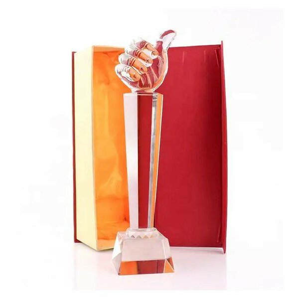 TROPHÉE EN POUCE  CRISTAL TRANSPARENT