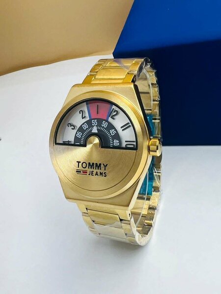 Montre Tommy Jeans dorée