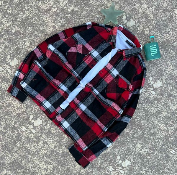 Stylish men's shirt with long sleeves