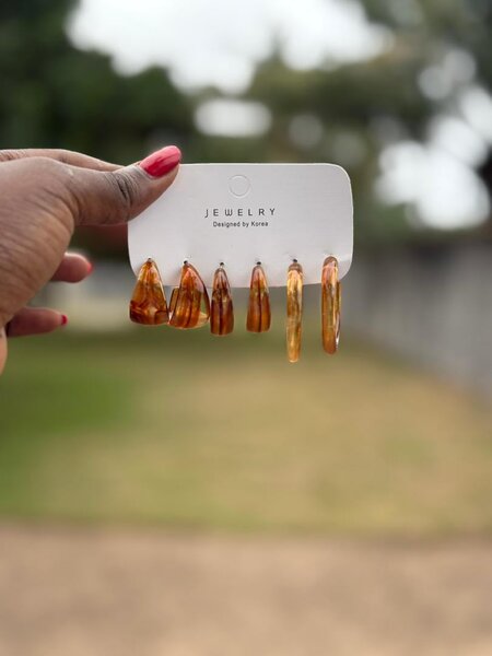 Boucles d'oreilles élégantes en acrylique