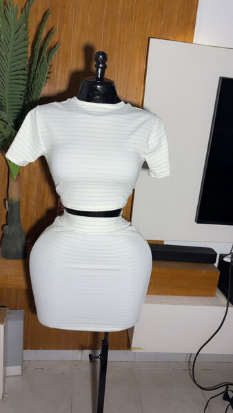 Robe moulante blanche élégante