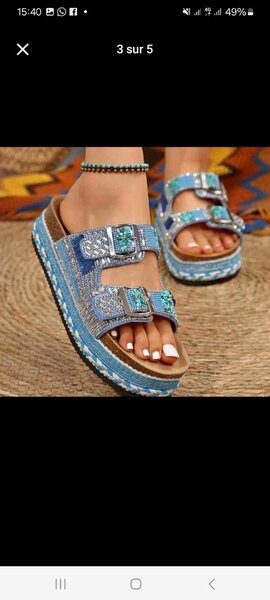 Sandales plates multicolores