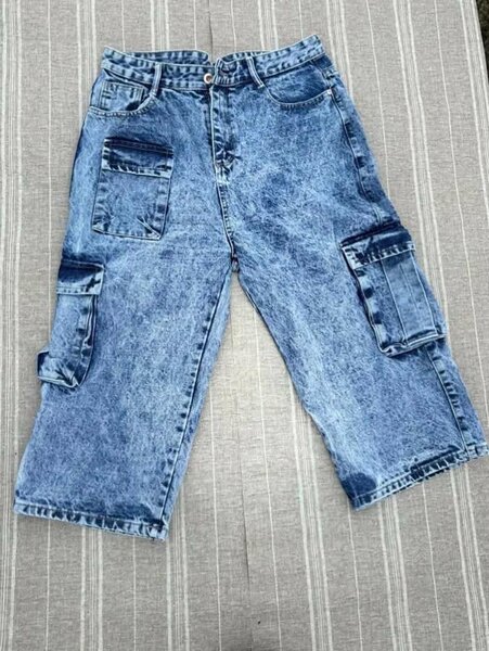 Pantalon cargo en jean délavé