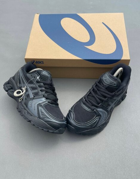 Chaussures de sport Asics noires