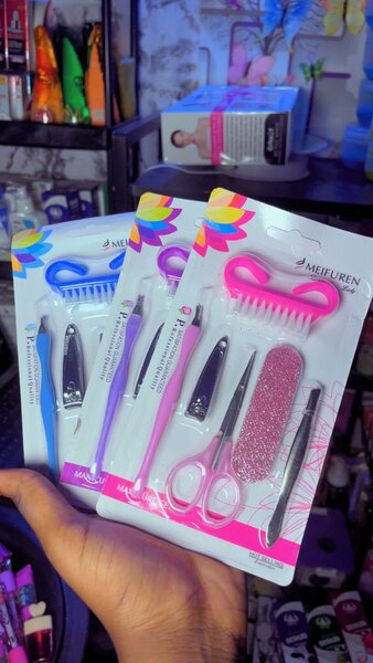 Set Manucure 7 Pièces Colorées