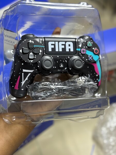 Manette FIFA PS4 Design