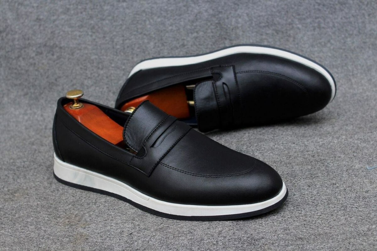 Chaussures élégantes en cuir noir