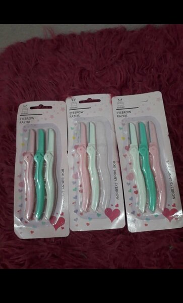 Rasoirs à sourcils délicats