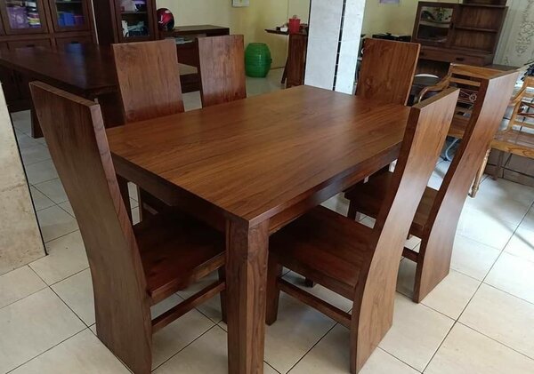 Table à manger en bois massif