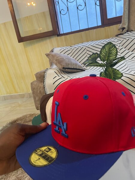 Casquette rouge LA