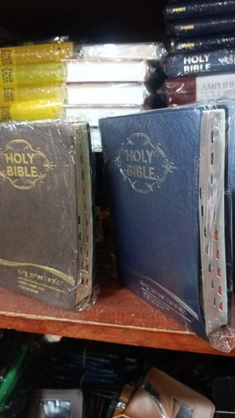 Bible en  anglais en cuir