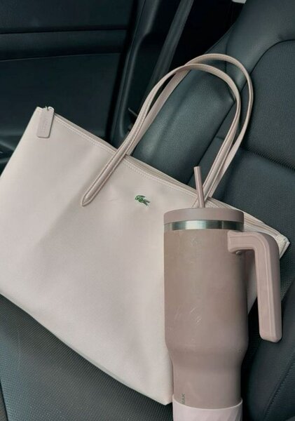 Sac à main Lacoste élégant