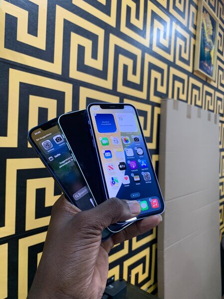 iPhone 12 simple 64gb