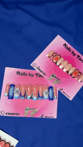 Ongles artificiels élégants