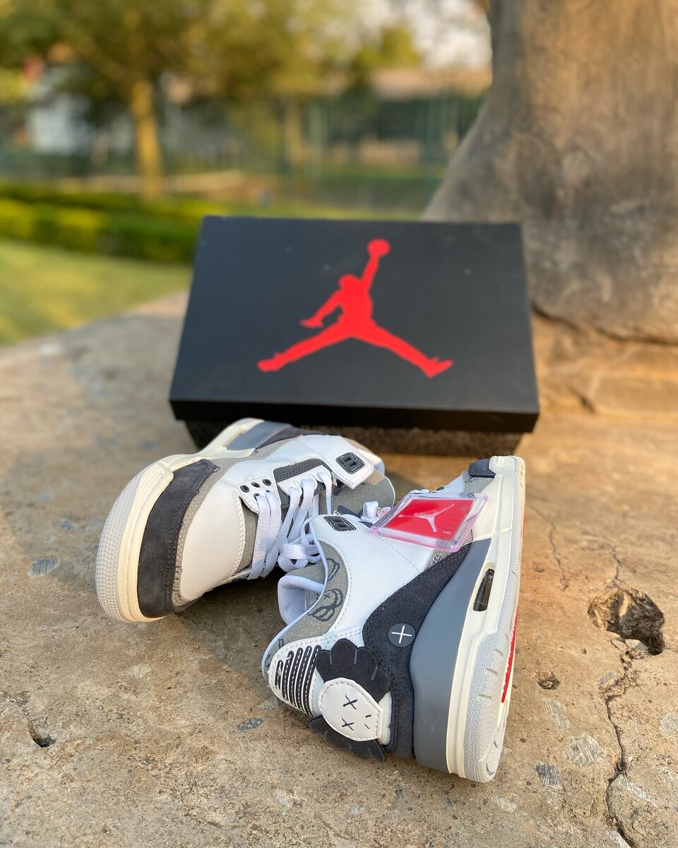 Airjordan Retro 3s X KAWS