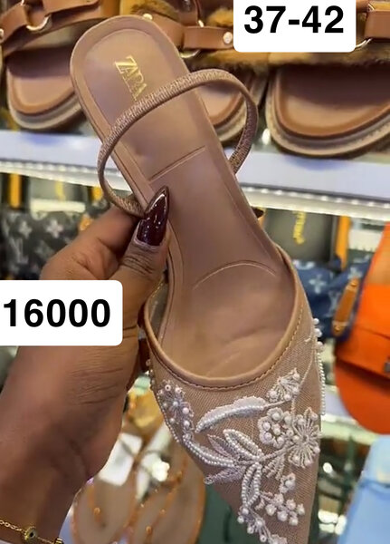 Sandales plates à strass pour femme