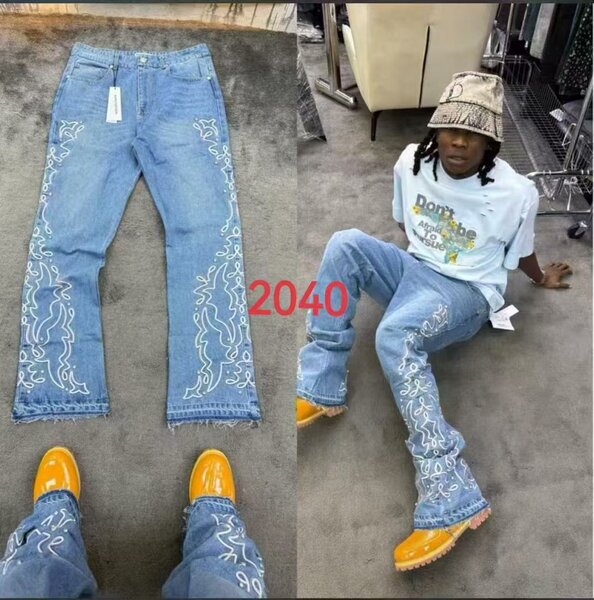 Jeans tendance avec broderie