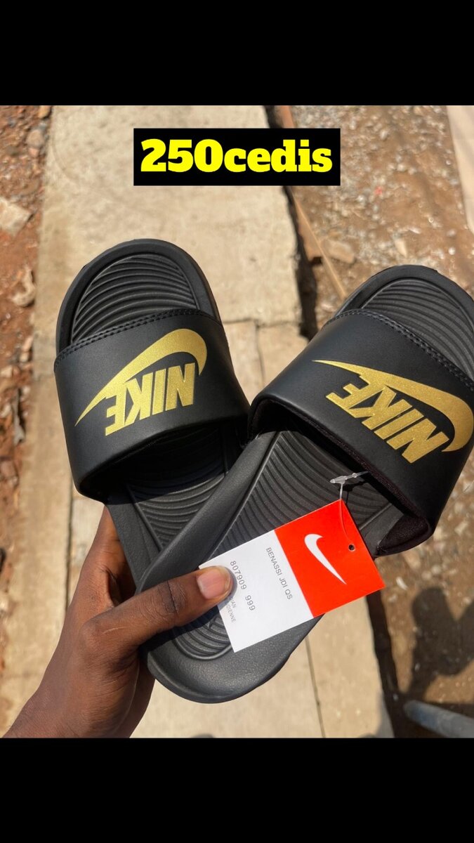 Nike Victori Slide
