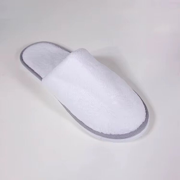 Chaussons confortables blancs