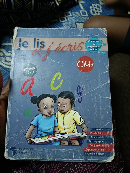 Livre scolaire CM1 - Lecture et Écriture