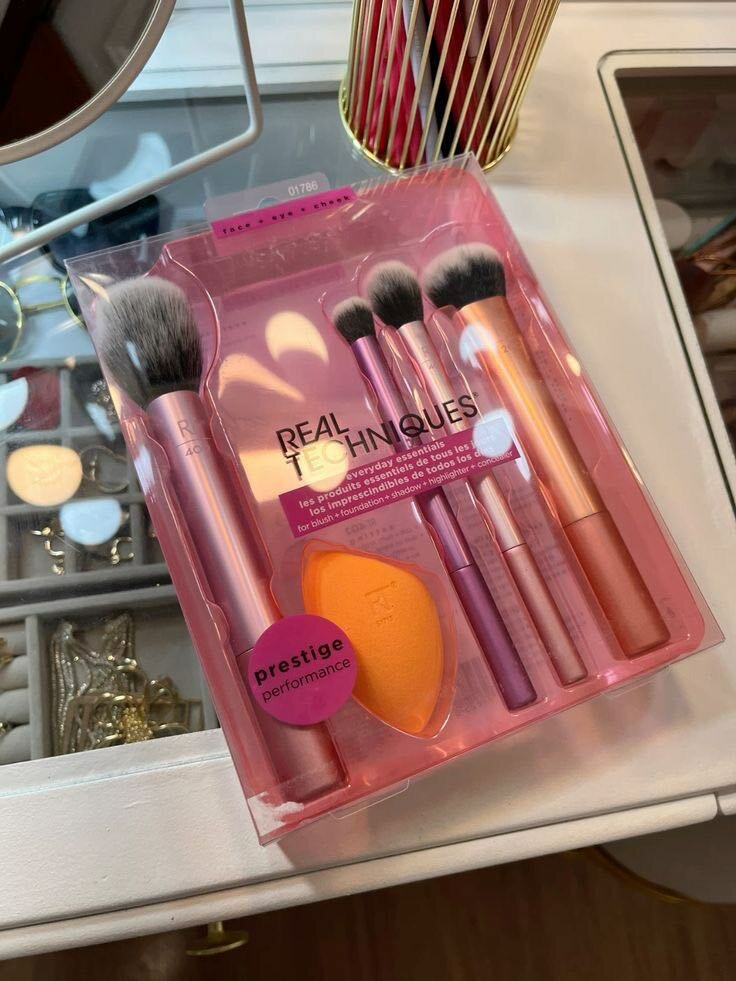 Makeup brush