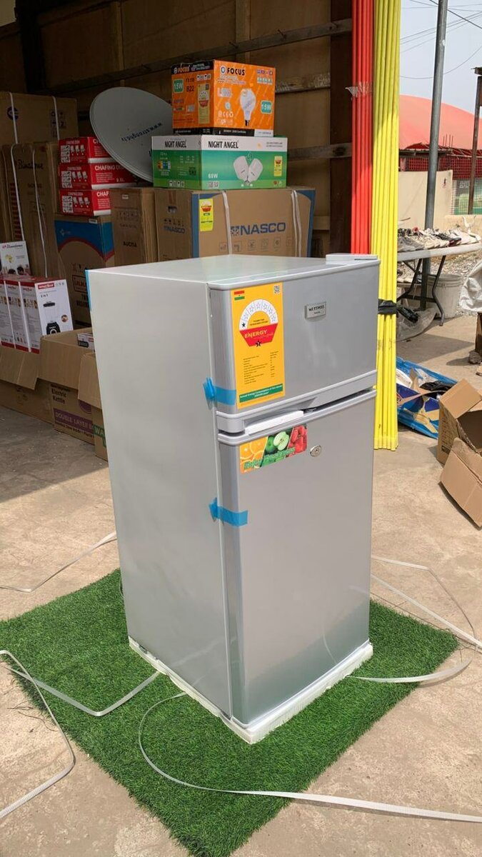 WESTPOOL DOUBLE DOOR FRIDGE 95 LITRES