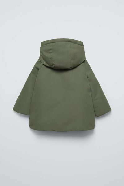 Легкая удлиненная курточка на весну от Zara