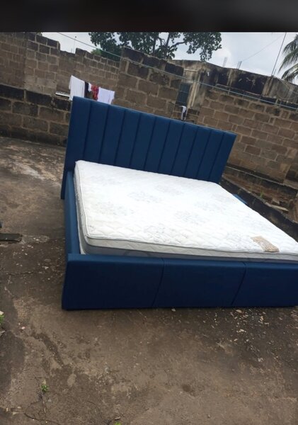 Queen size bed mattress