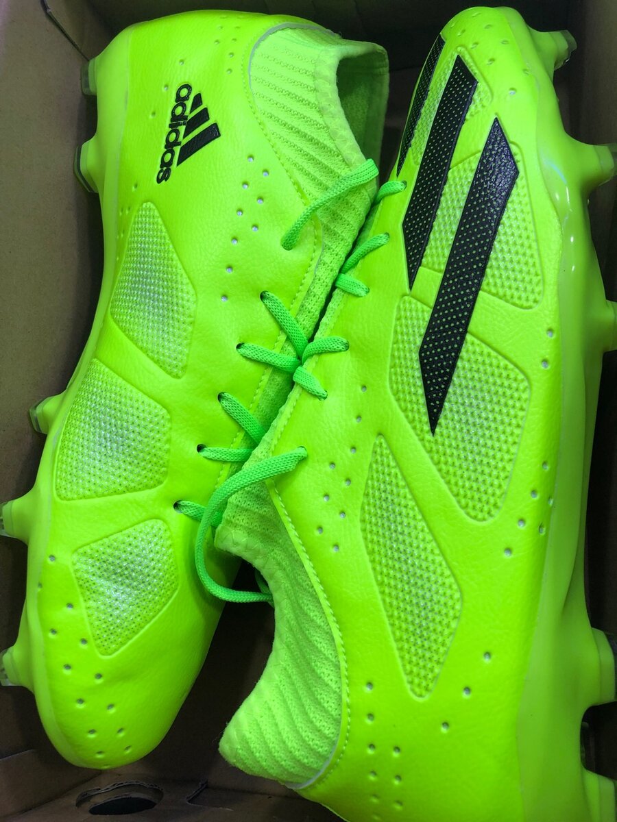 High quality soccer boots