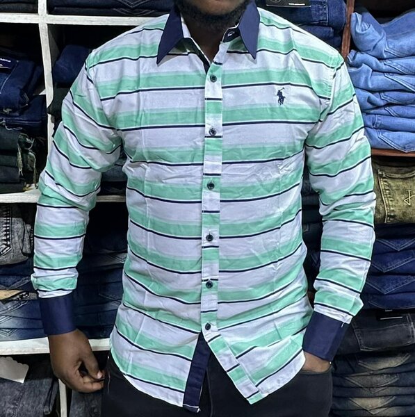 Chemise à rayures vertes