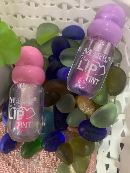 Ensemble de rouges à lèvres teintés